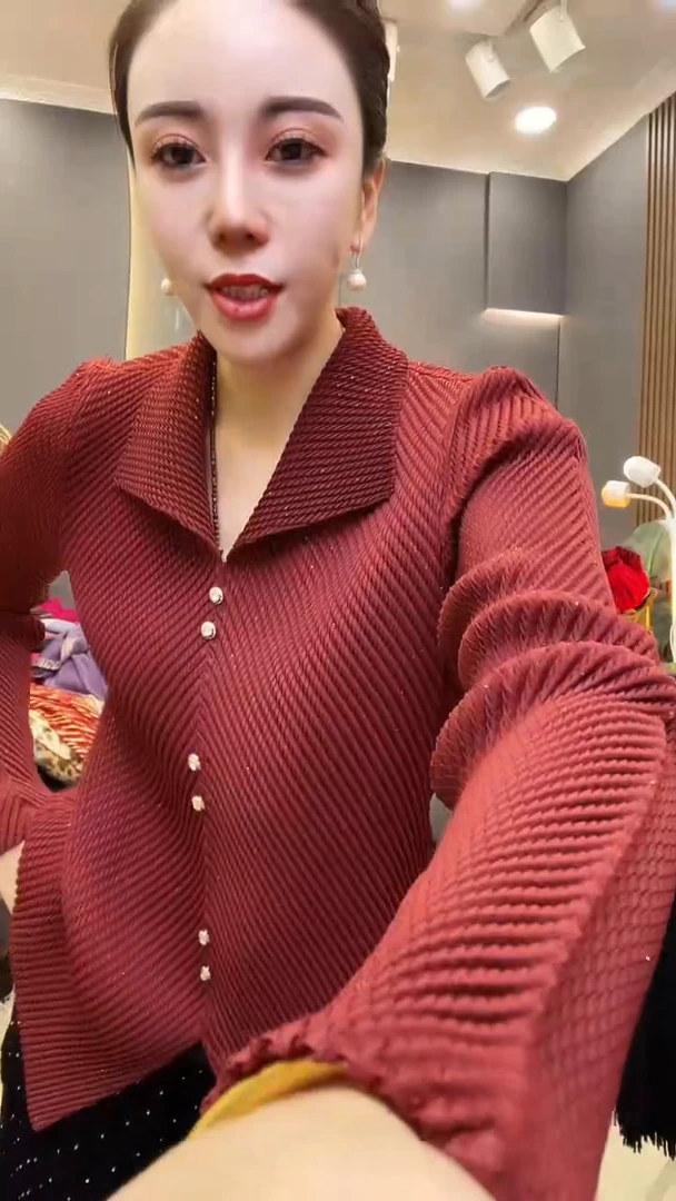 聚酯纤维（涤纶）砖红色翻领衫