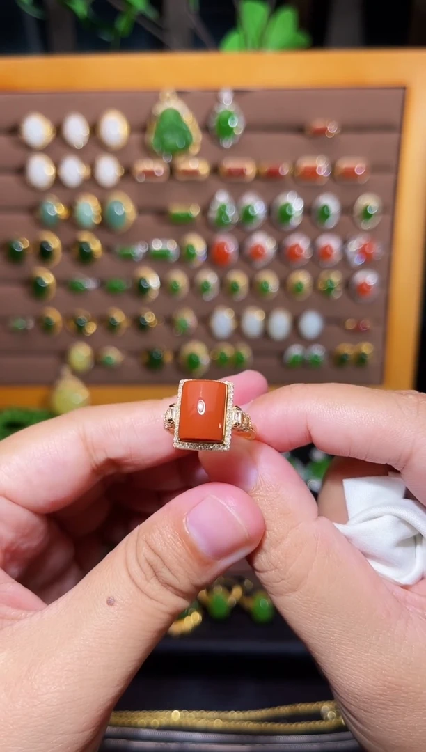 【闪购商品】南红玛瑙戒指18K金镶嵌南红厚金镶嵌方戒指