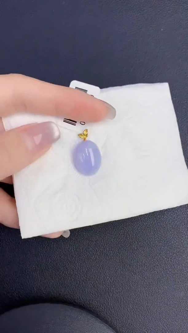 颈饰18K金镶嵌翡翠缅甸天然翡翠A货