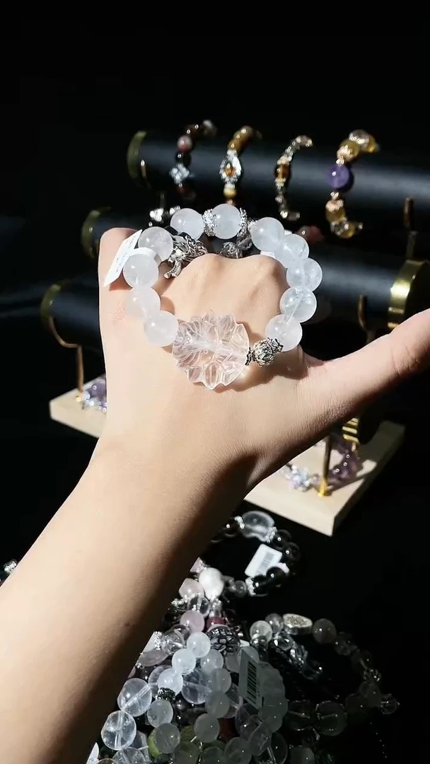 【闪购商品】水晶手链合金白幽灵白水狐牌蝴蝶结