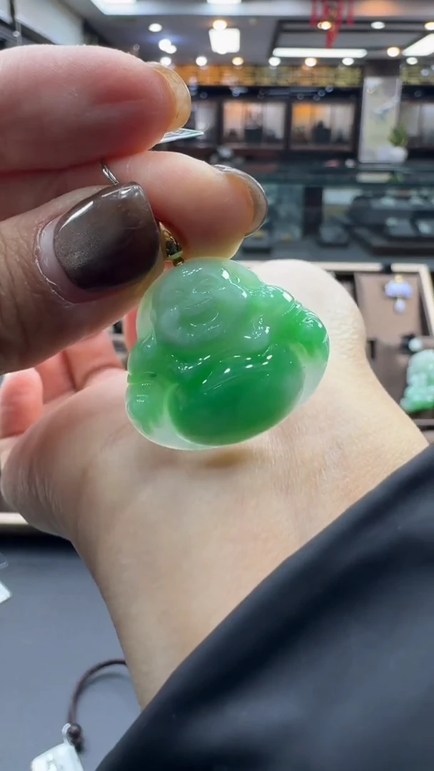 颈饰18K金镶嵌翡翠喜*佛公