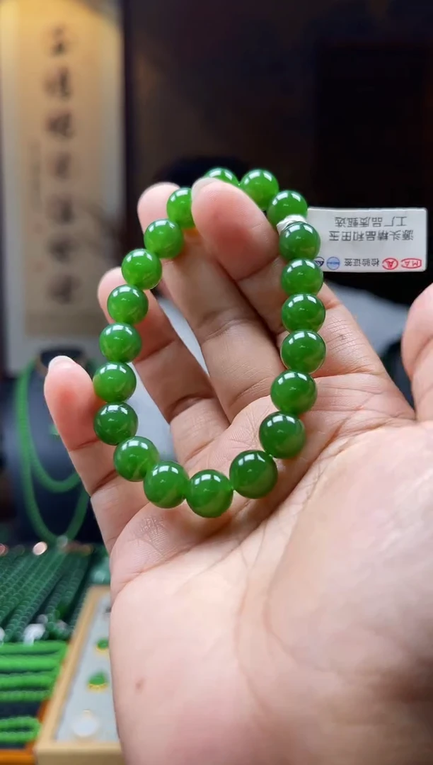 和田玉（碧玉）未镶嵌颈饰±10mm精品阳绿单圈手串