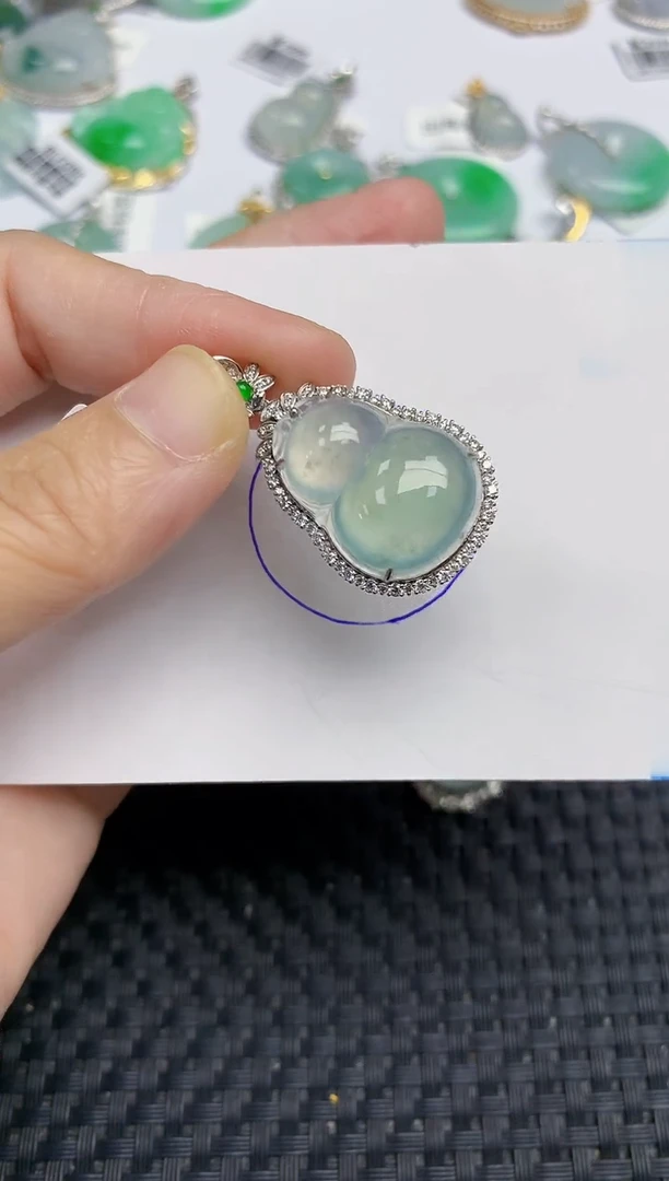 颈饰18K金镶嵌翡翠天然缅甸A货翡翠百元以上9元证书费自理