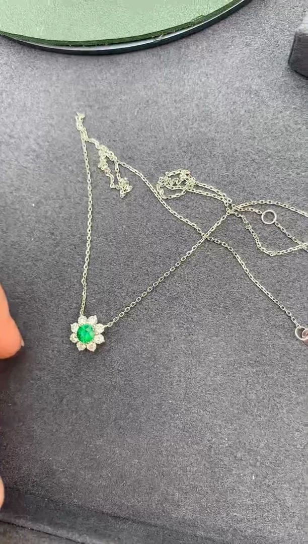 【闪购商品】祖母绿套链18K金镶嵌19分祖母绿套链