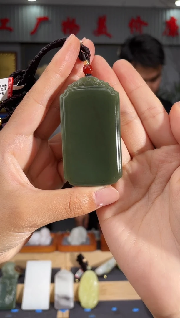 和田玉未镶嵌颈饰1