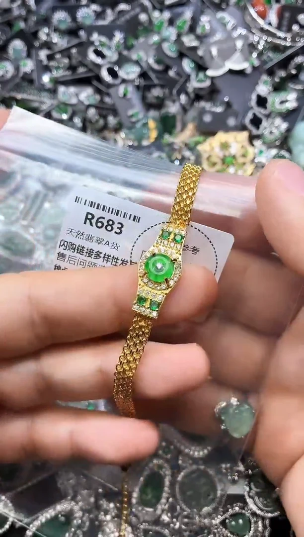 翡翠未镶嵌颈饰R683手链