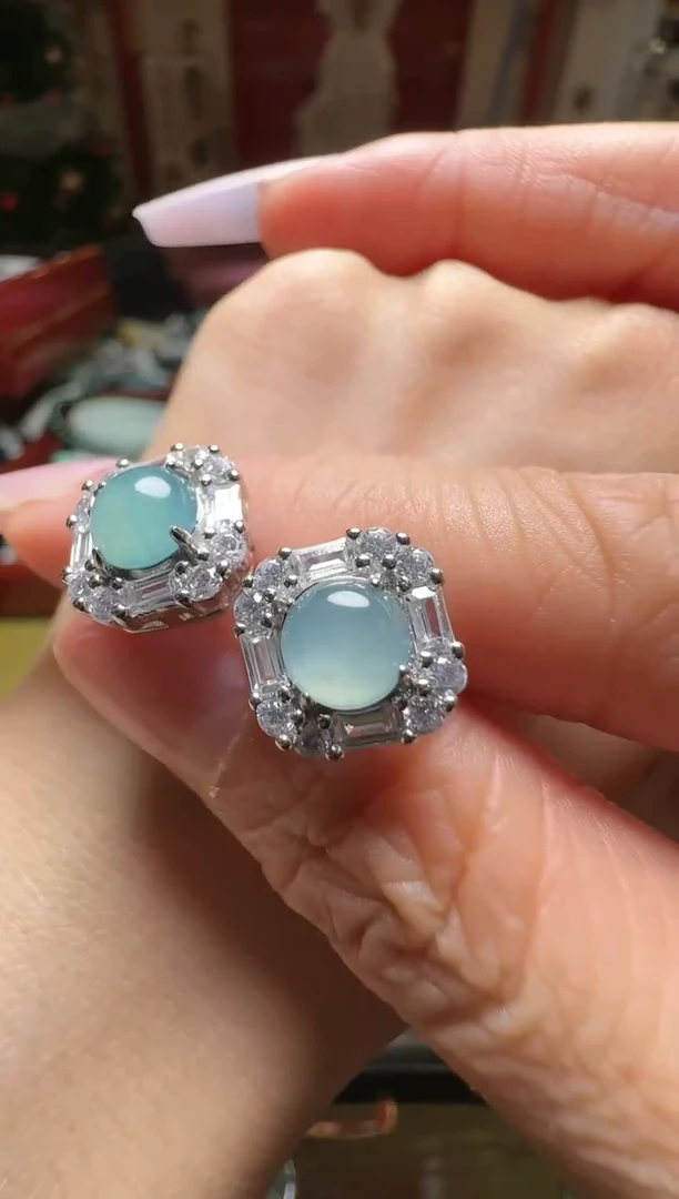 【闪购商品】翡翠吊坠(不含链)未镶嵌翡翠