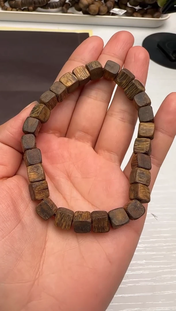 【闪购商品】沉香手串99沉海南莺歌绿奇楠方珠6mm5g+