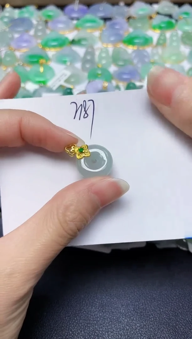 翡翠未镶嵌颈饰天然缅甸翡翠A货