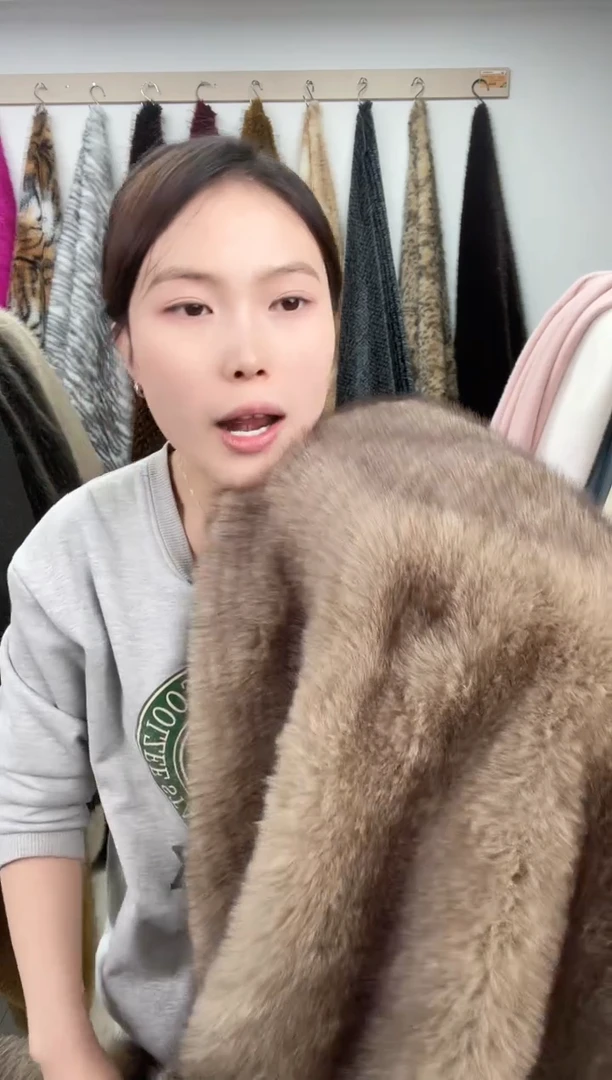 狐狸毛A102尺寸1.9*2