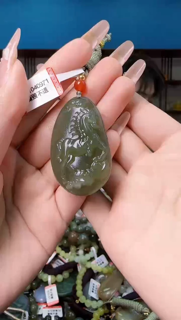 颈饰未镶嵌和田玉多样性发一