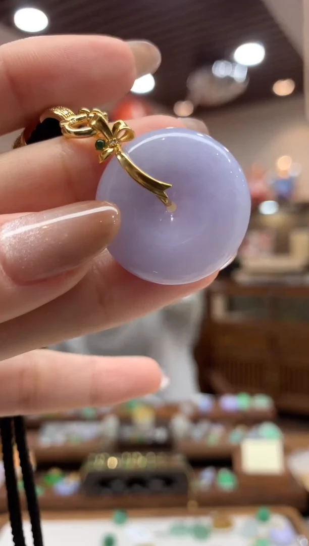 【闪购商品】翡翠吊坠(不含链)18K金镶嵌平安扣