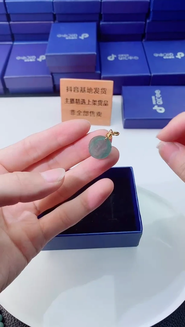 翡翠未镶嵌颈饰1111111111