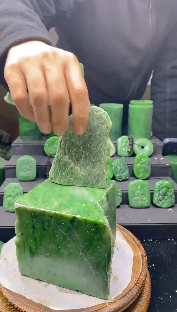 未镶嵌和田玉（碧玉）珠宝半成品1