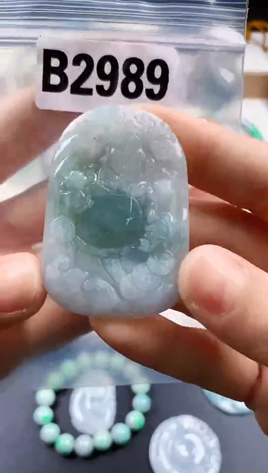 颈饰未镶嵌翡翠天然翡翠吊坠挂件