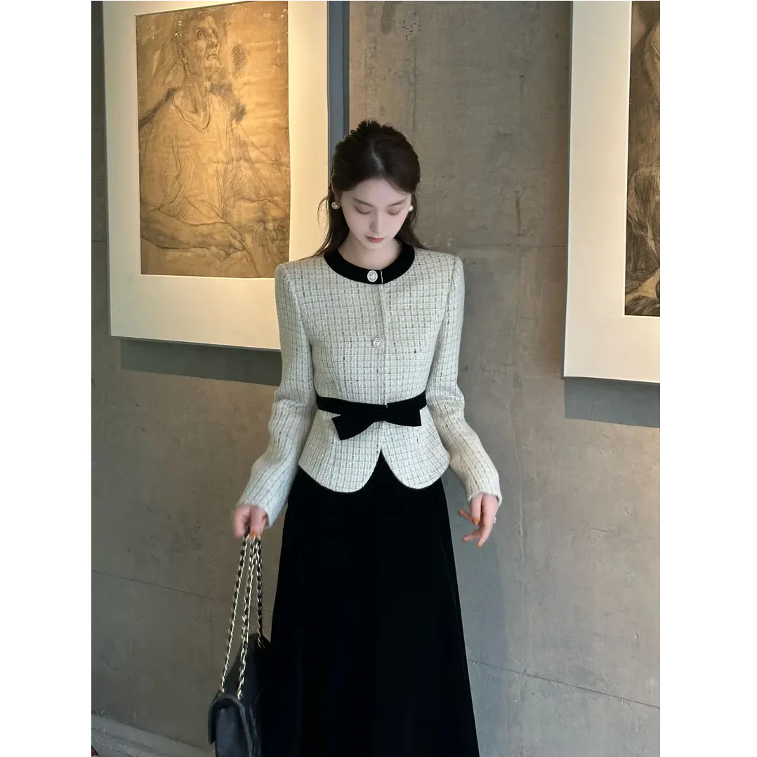 大码气质一整套穿搭轻奢高级感巨好看小香风撞色外套半身裙套装女