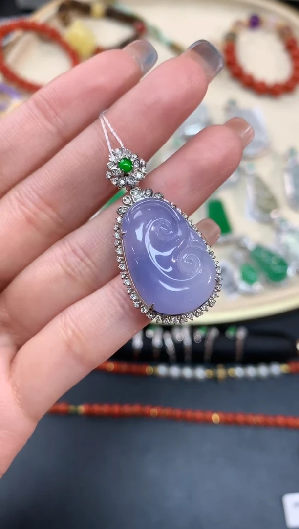 【闪购商品】翡翠吊坠(不含链)18K金镶嵌吊坠A176|15800