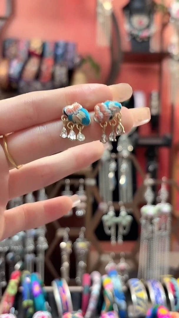 织绣 云织谣民族风精美饰品   225