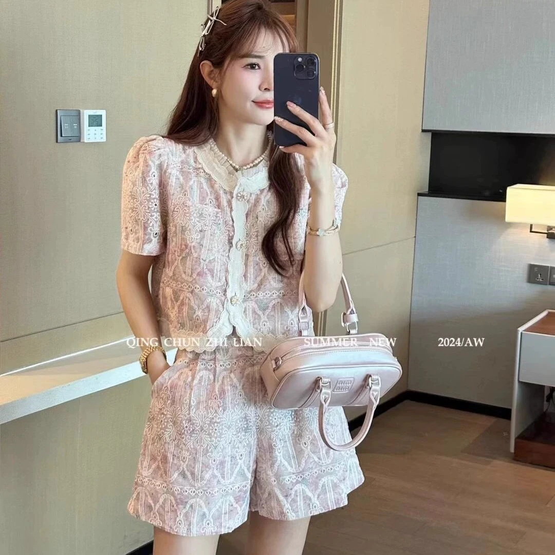 2025夏季新款花边圆领单排扣上衣短款刺绣小香风套装国风两件套女