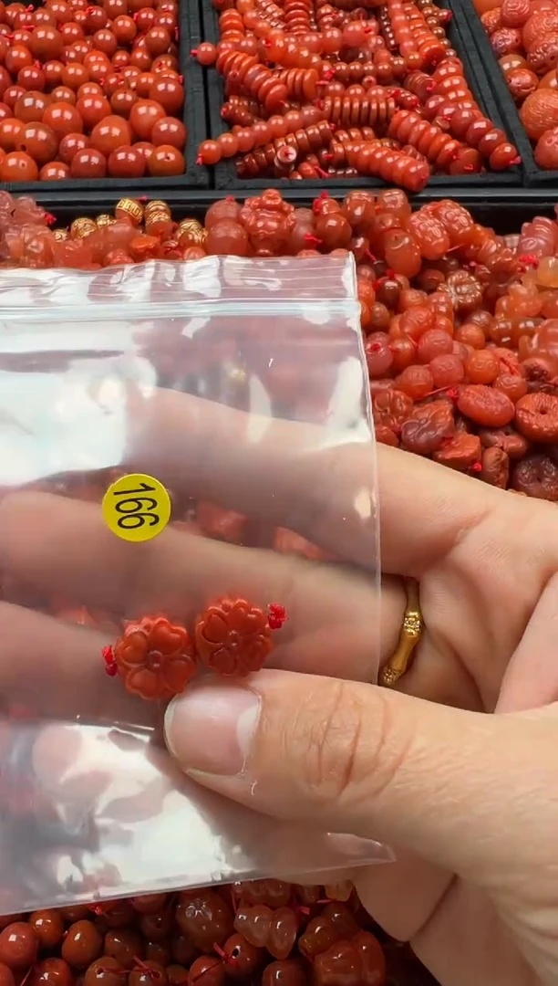【闪购商品】南红玛瑙颈饰未镶嵌1
