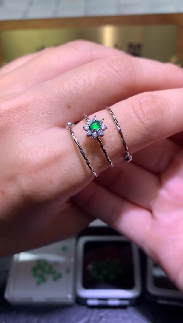 颈饰银S925镶嵌翡翠净货