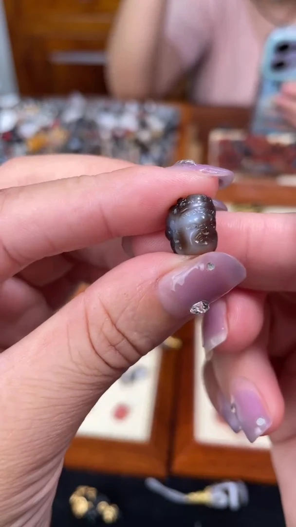 玛瑙/玉髓颈饰未镶嵌72黄财神