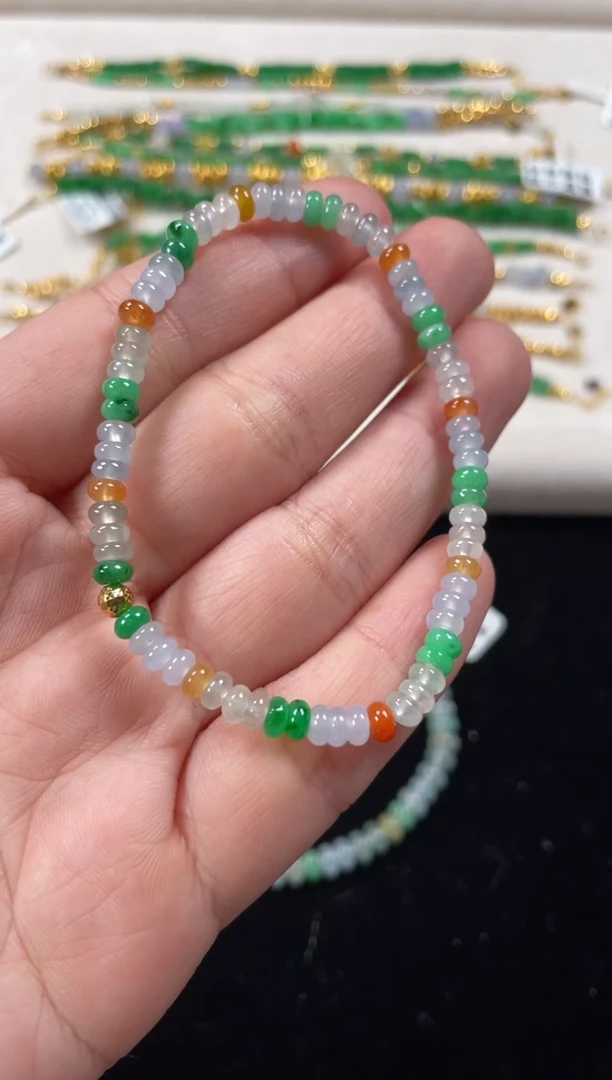 18K金镶嵌手串翡翠一条   P460