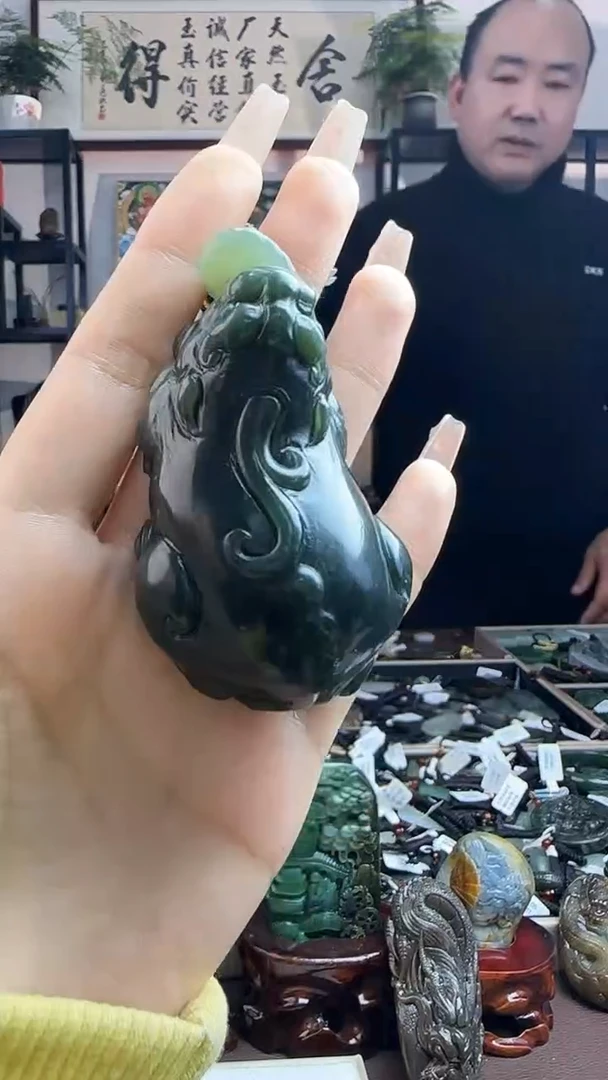 颈饰未镶嵌和田玉貔貅多样性发其一