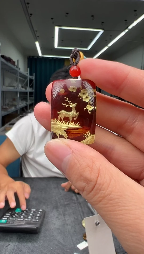 未镶嵌颈饰琥珀一鹿有你