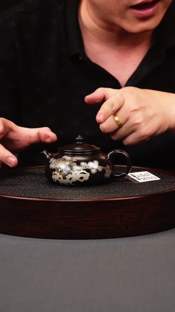 茶壶紫砂.石黄金银错寒江