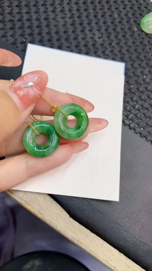 颈饰未镶嵌翡翠1