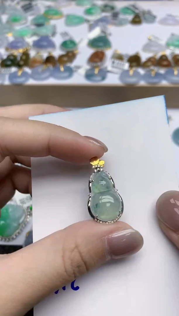 【闪购商品】翡翠颈饰18K金镶嵌天然翡翠A货