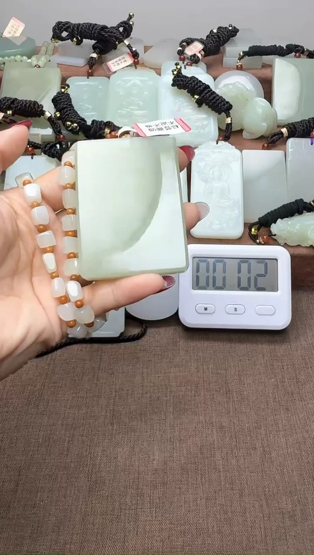 颈饰未镶嵌和田玉1