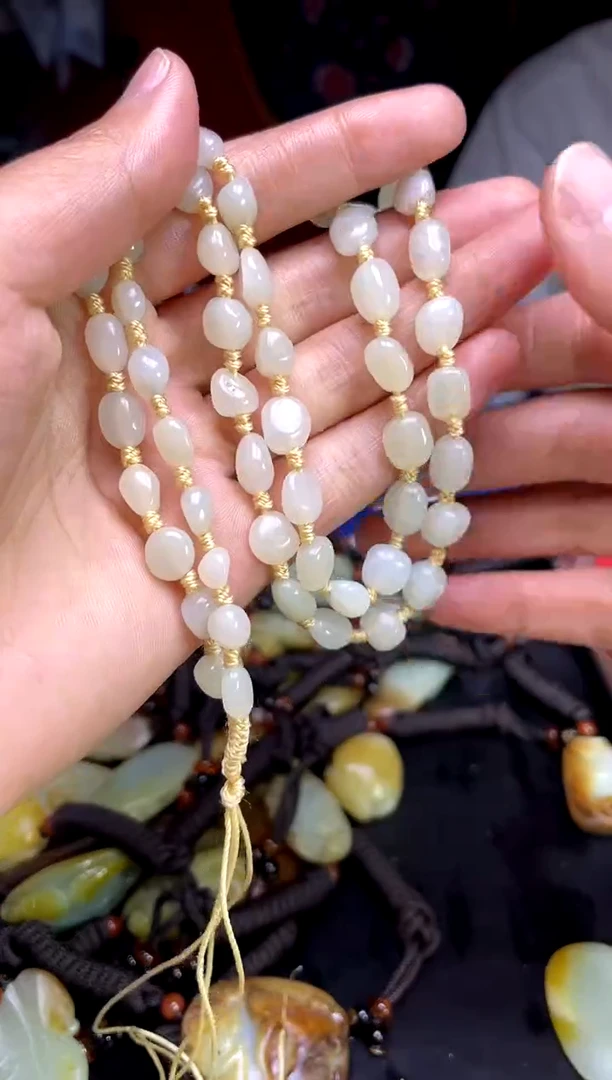 和田玉未镶嵌颈饰1