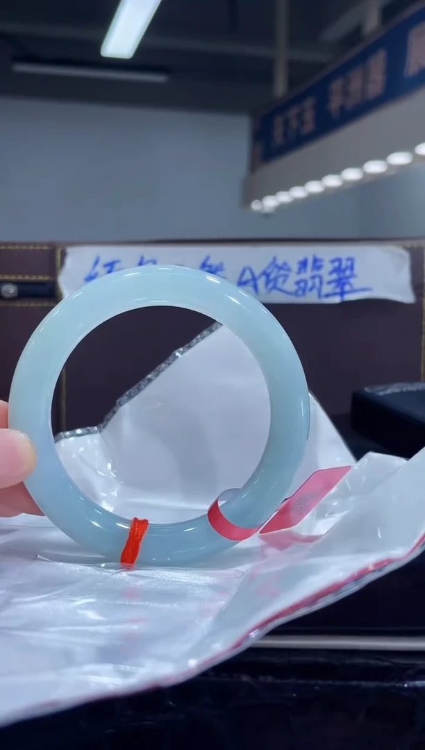 未镶嵌手镯翡翠5