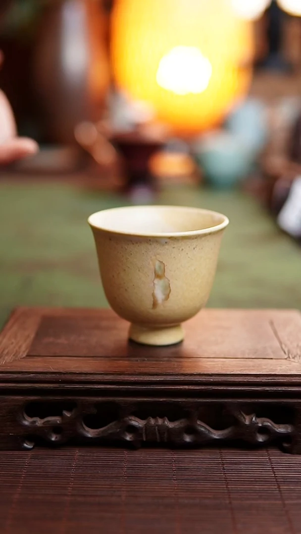 891 高足铃铛杯 米黄