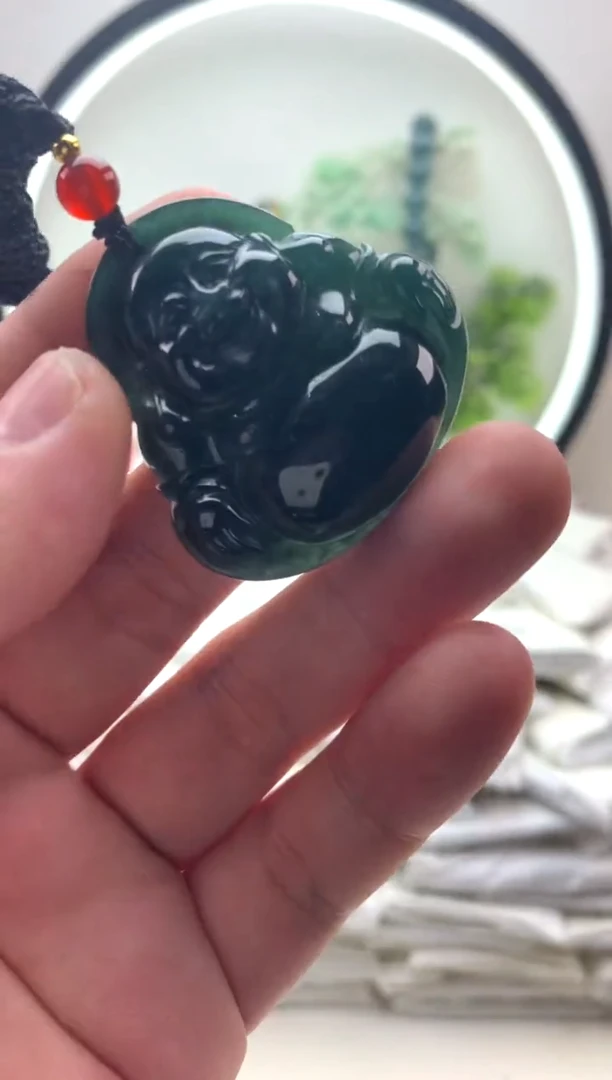 颈饰未镶嵌翡翠佛公
