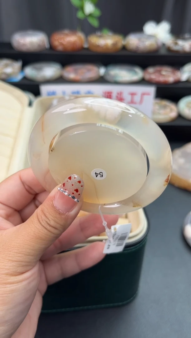 未镶嵌手镯石英质玉（54圈口）赠送镯心