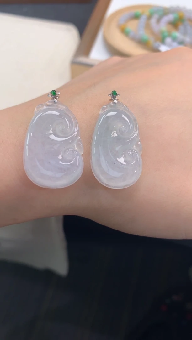 颈饰18K金镶嵌翡翠FA232 翡翠如意 多样性发其一赠皮绳