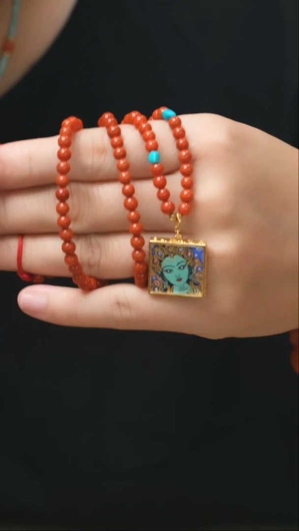 18K金镶嵌南红玛瑙珠宝奇石吊坠