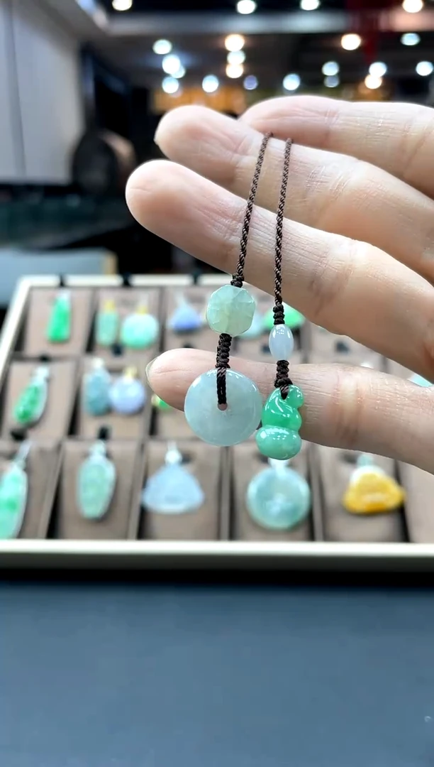 【闪购商品】翡翠挂件未镶嵌葫芦手机链