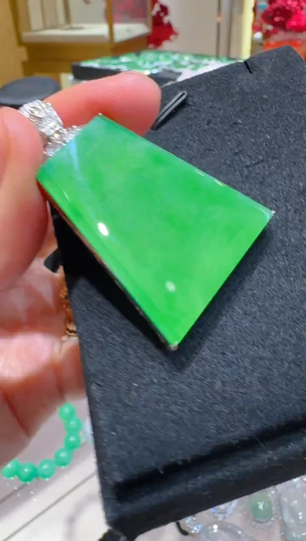 吊坠(不含链)18K金镶嵌翡翠多样性团购发一件