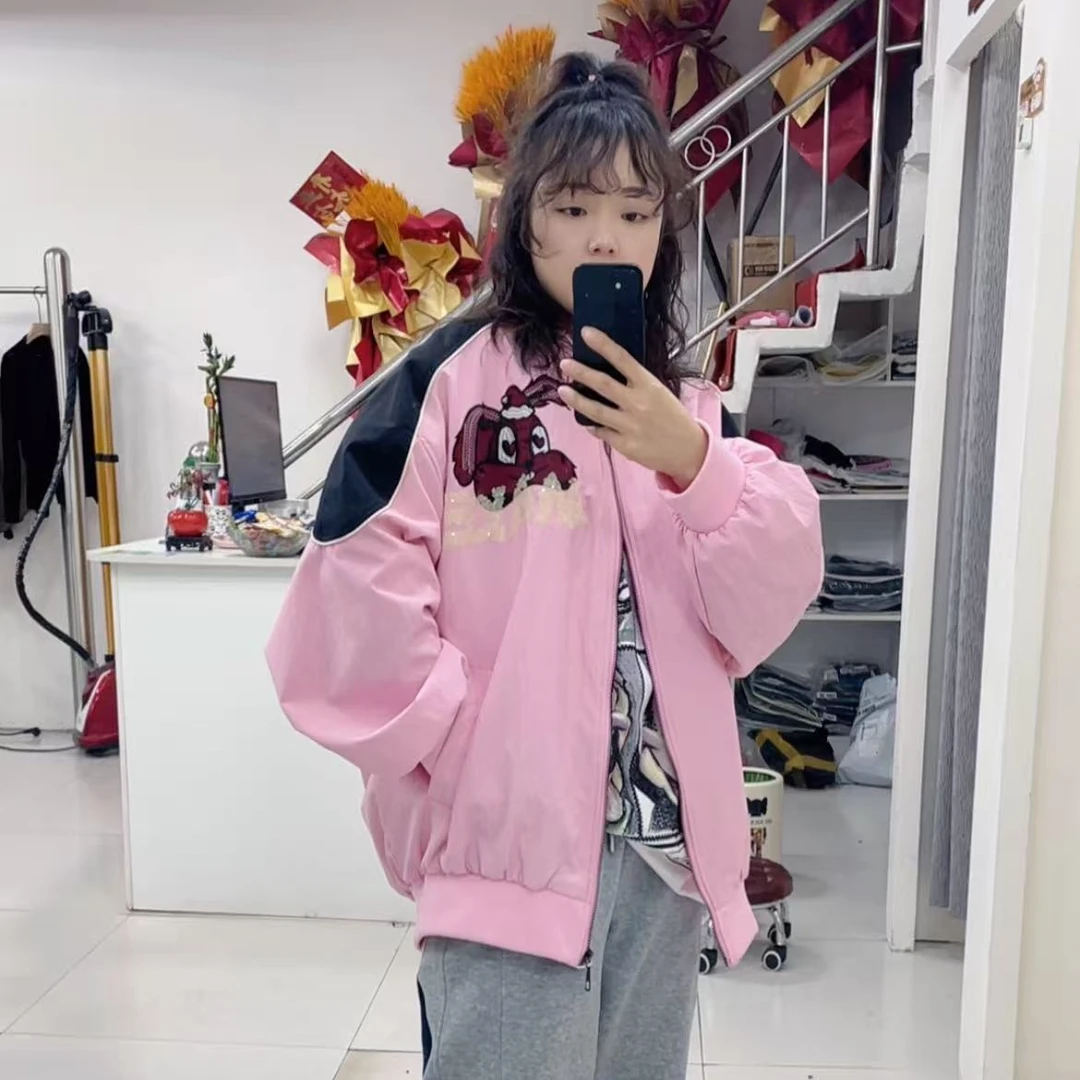 小景推荐 14068欧版刺绣兔八哥拼色棒球服外套-8610