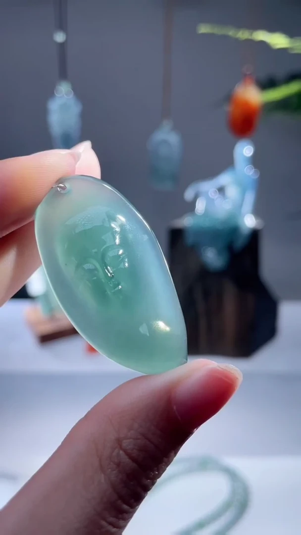 颈饰未镶嵌翡翠挂件