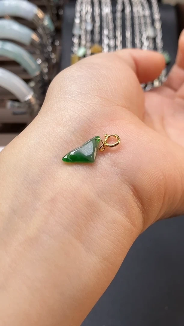 颈饰未镶嵌翡翠?**?0424