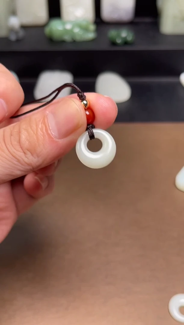 和田玉未镶嵌颈饰1