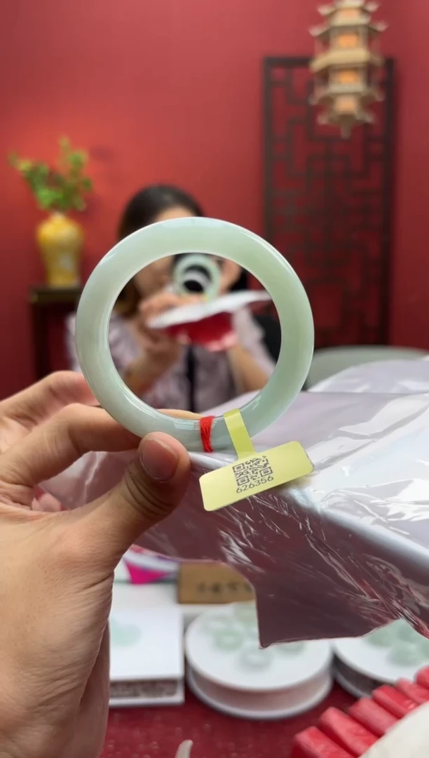 未镶嵌手镯（圆镯）翡翠翡翠手镯8