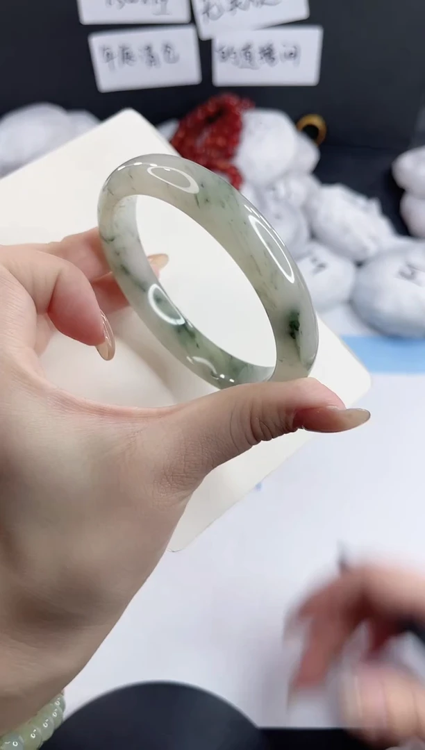 未镶嵌手镯石英质玉L253-62