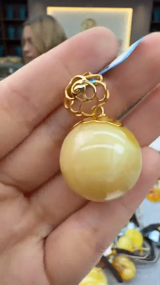 琥珀颈饰未镶嵌194号秒拍 假一罚三