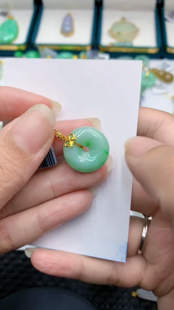 【闪购商品】翡翠颈饰18K金镶嵌            8